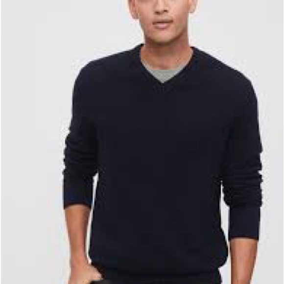 Club Monaco Italian yarn Men's Black V-Neck Sweater - Picture 1 of 6